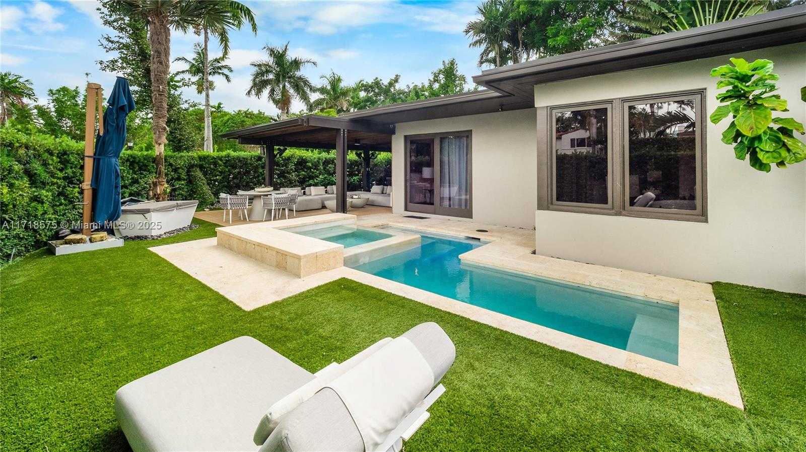 Small Image of 200 EAST RIVO ALTO DR, Miami Beach Number 29