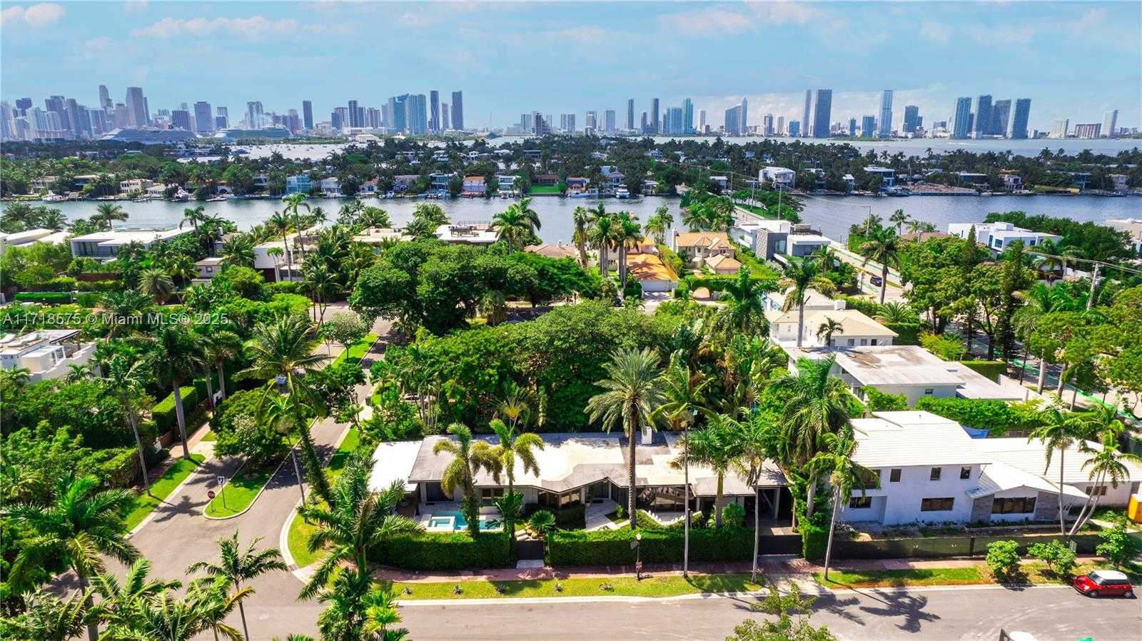 Small Image of 200 EAST RIVO ALTO DR, Miami Beach Number 3