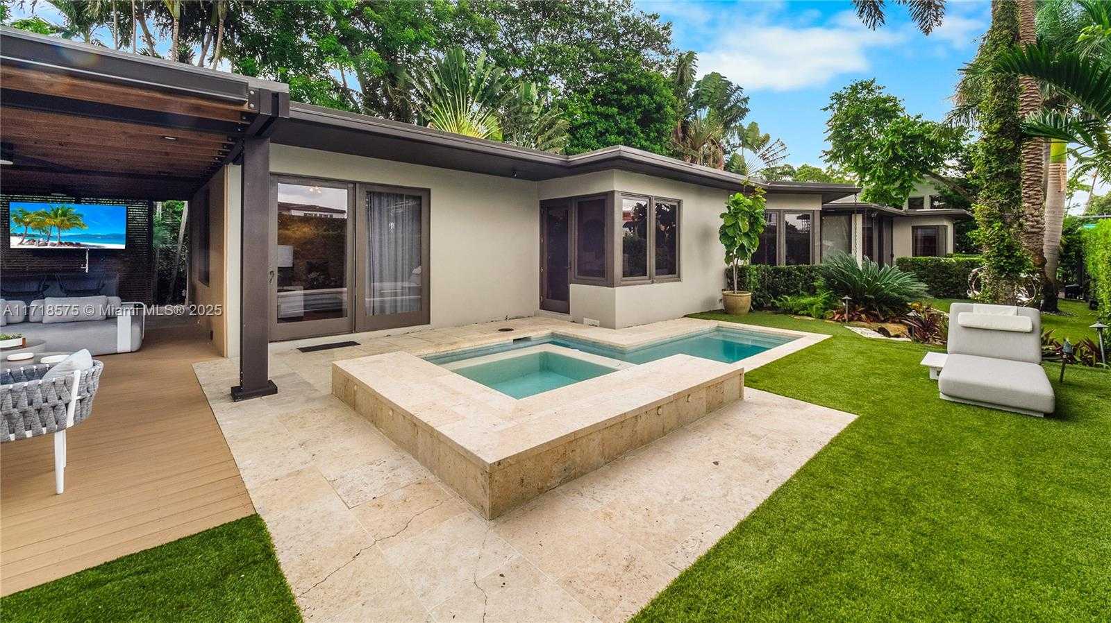 Small Image of 200 EAST RIVO ALTO DR, Miami Beach Number 30