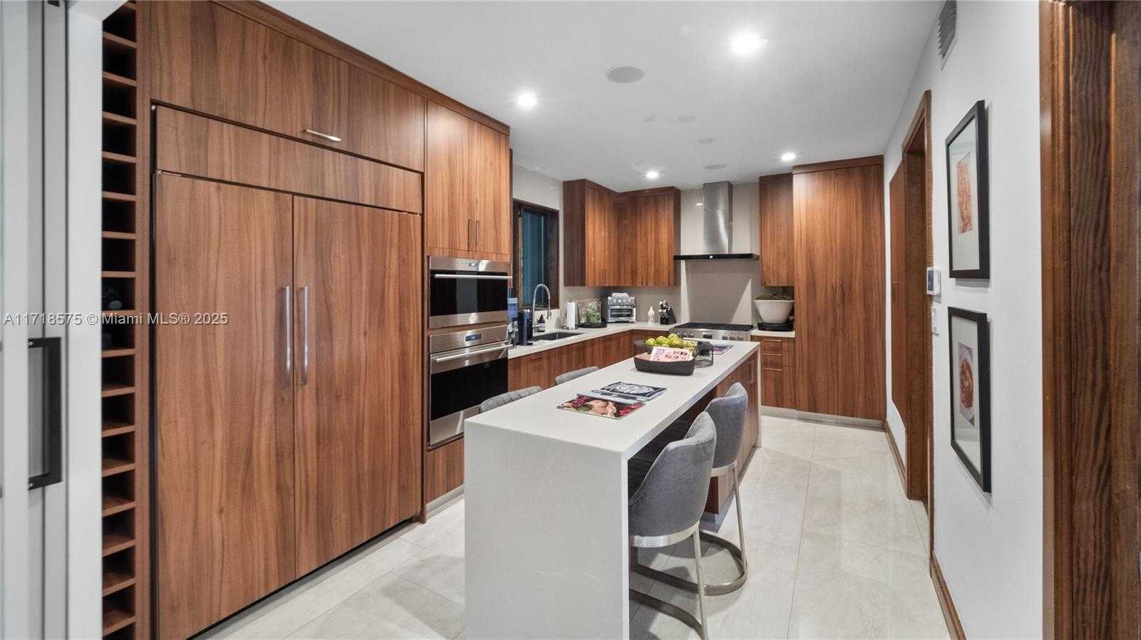 Small Image of 200 EAST RIVO ALTO DR, Miami Beach Number 72