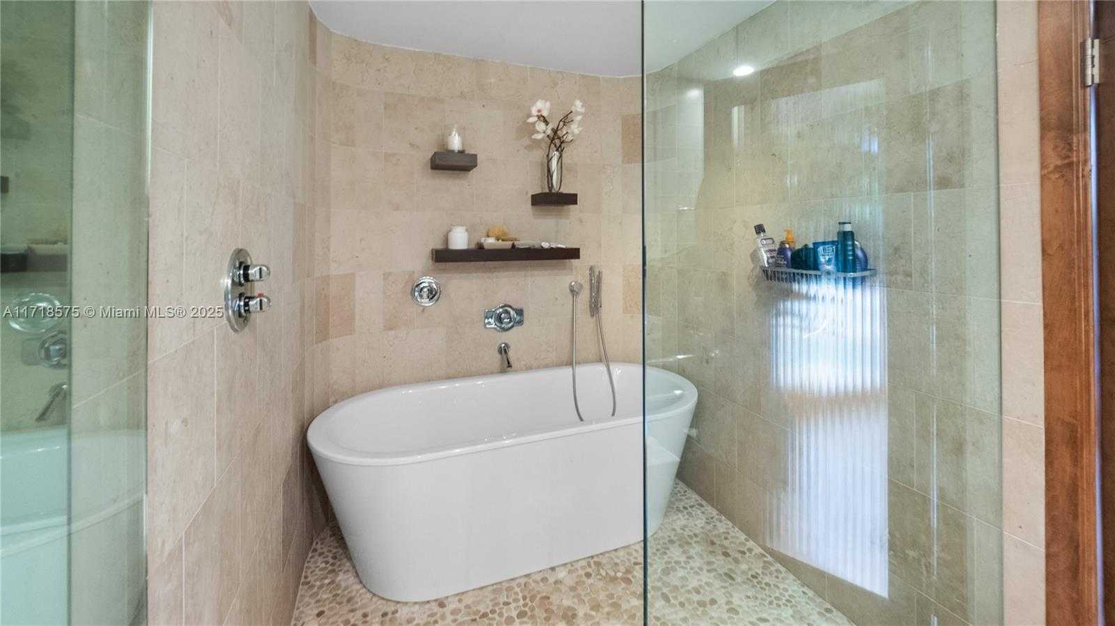 Small Image of 200 EAST RIVO ALTO DR, Miami Beach Number 86