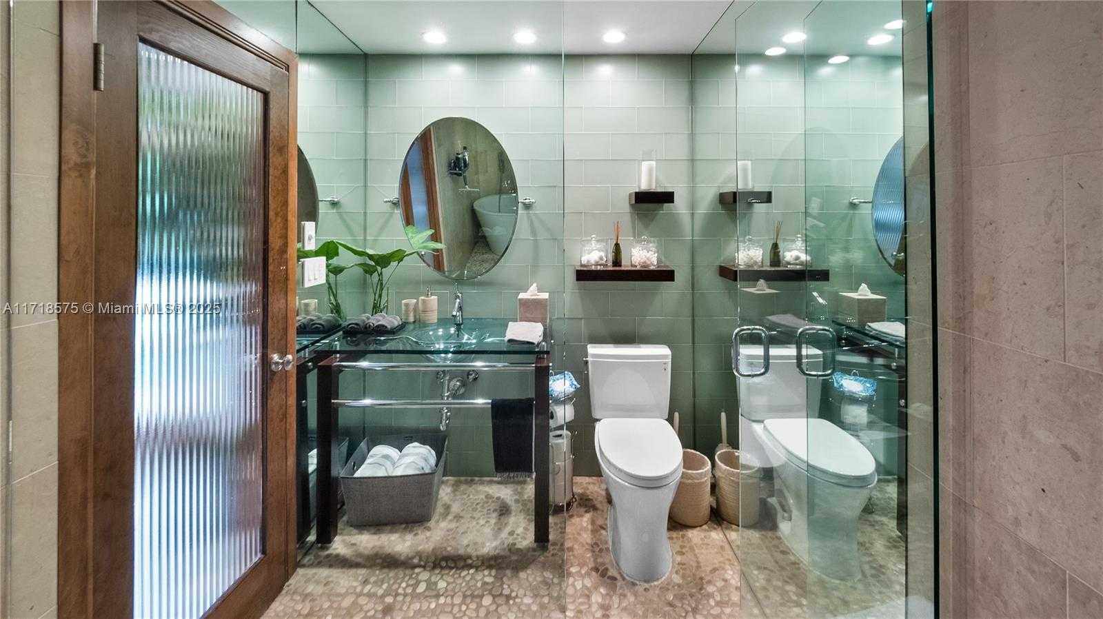 Small Image of 200 EAST RIVO ALTO DR, Miami Beach Number 87