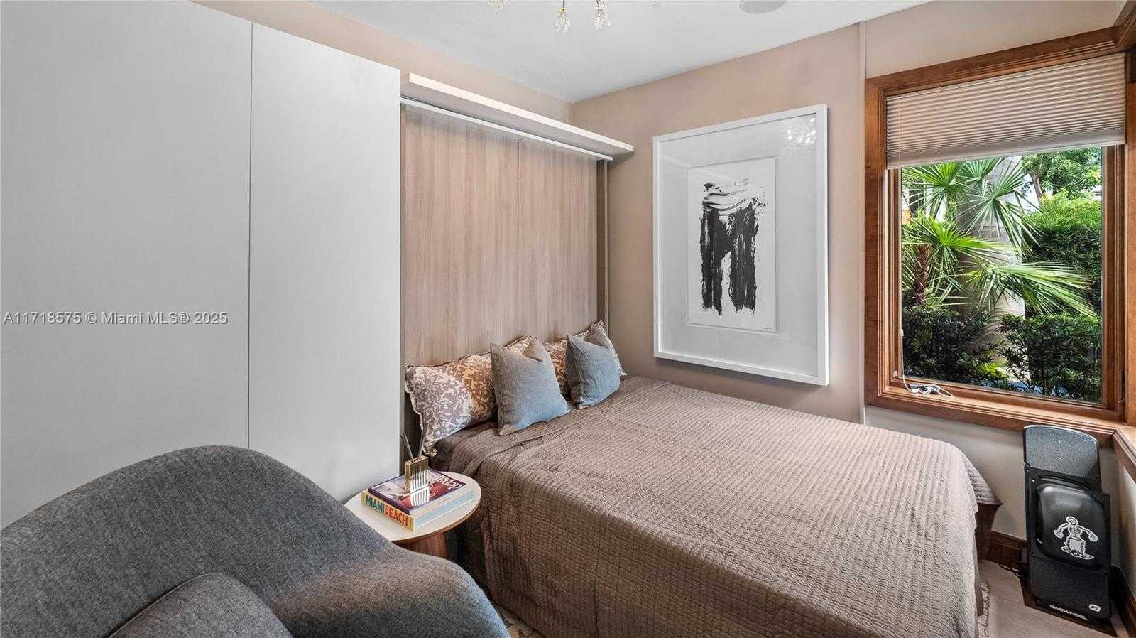 Small Image of 200 EAST RIVO ALTO DR, Miami Beach Number 89