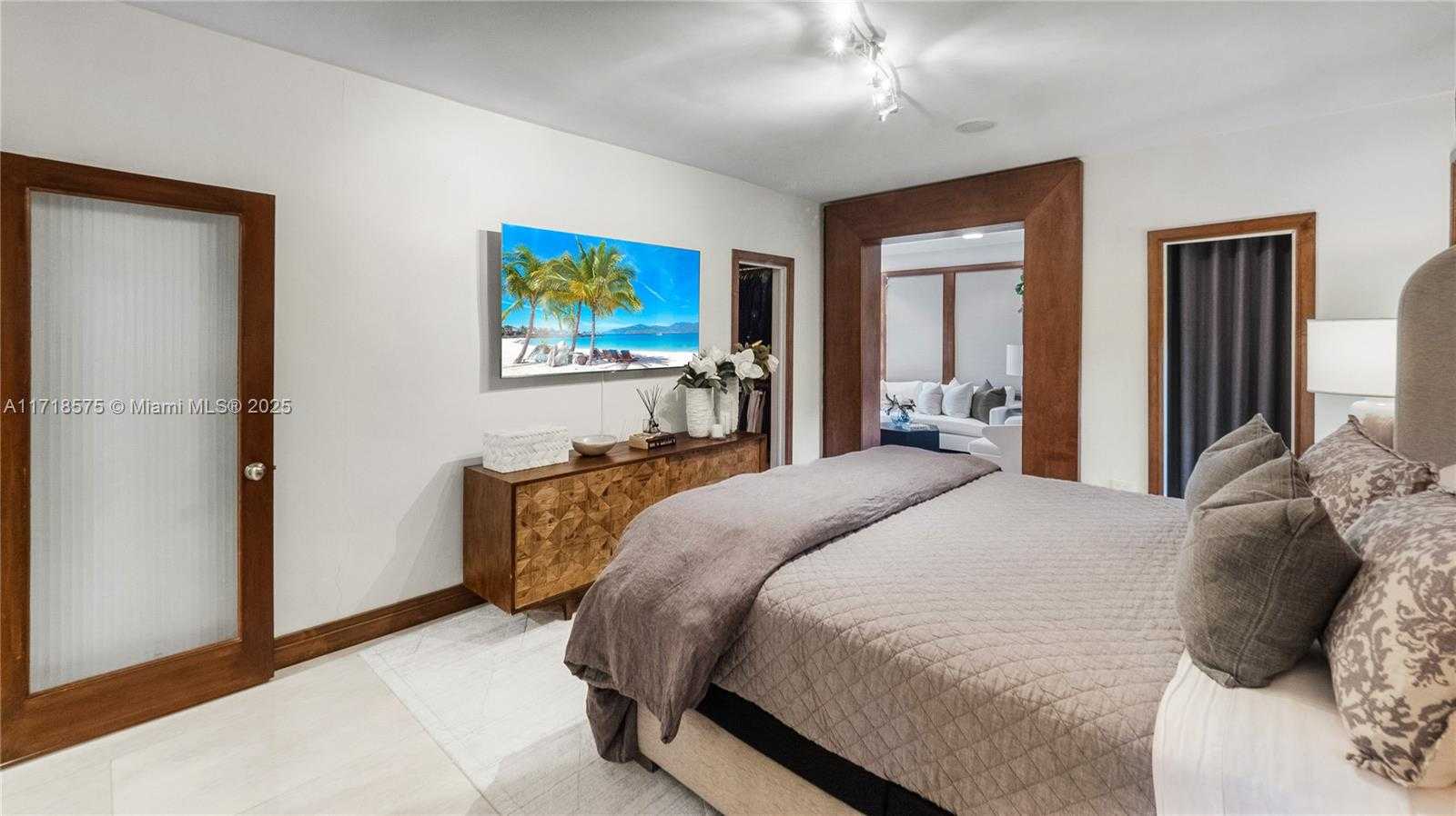 Small Image of 200 EAST RIVO ALTO DR, Miami Beach Number 94