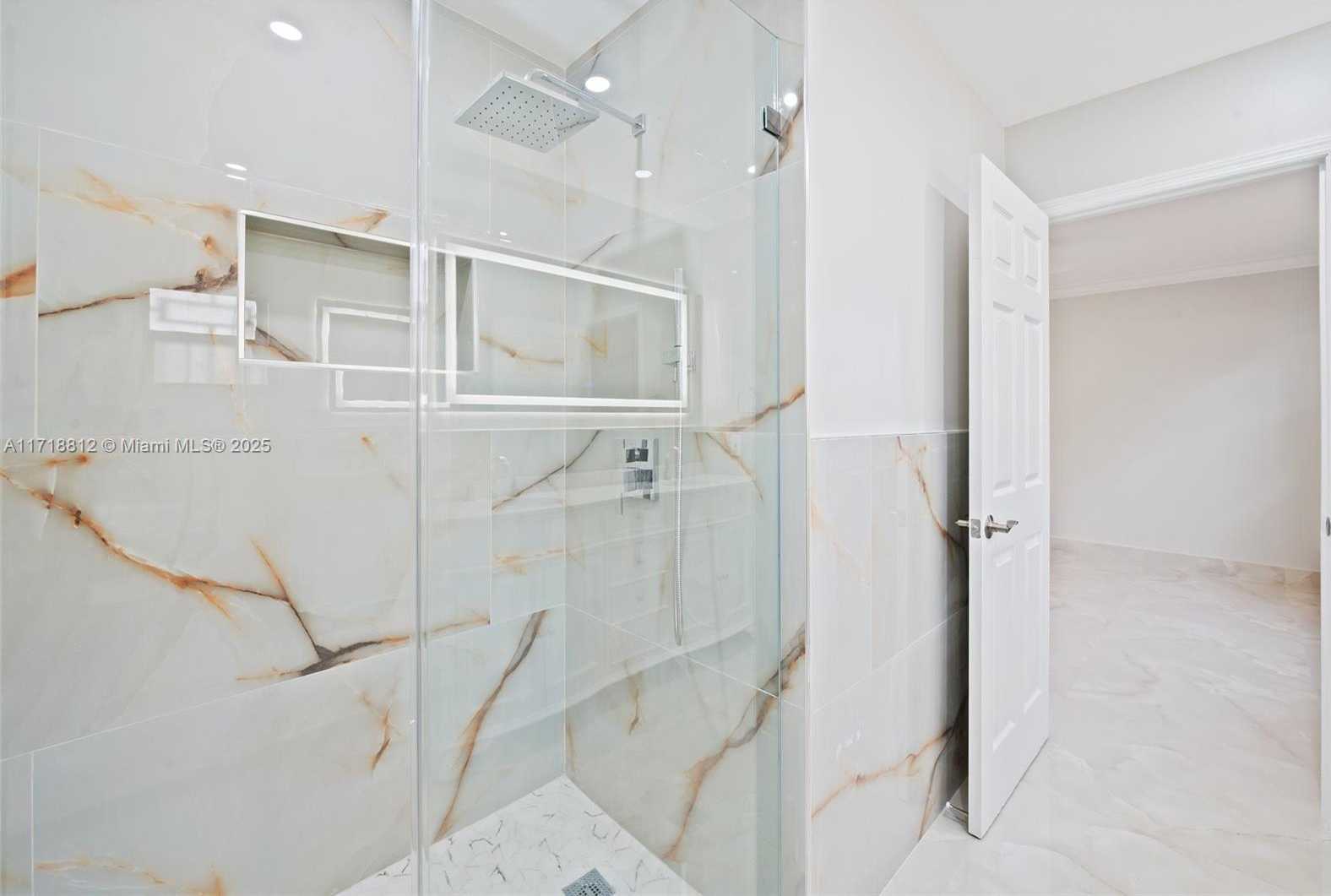 Small Image of 3203 WEST 70TH TER, Hialeah Number 16