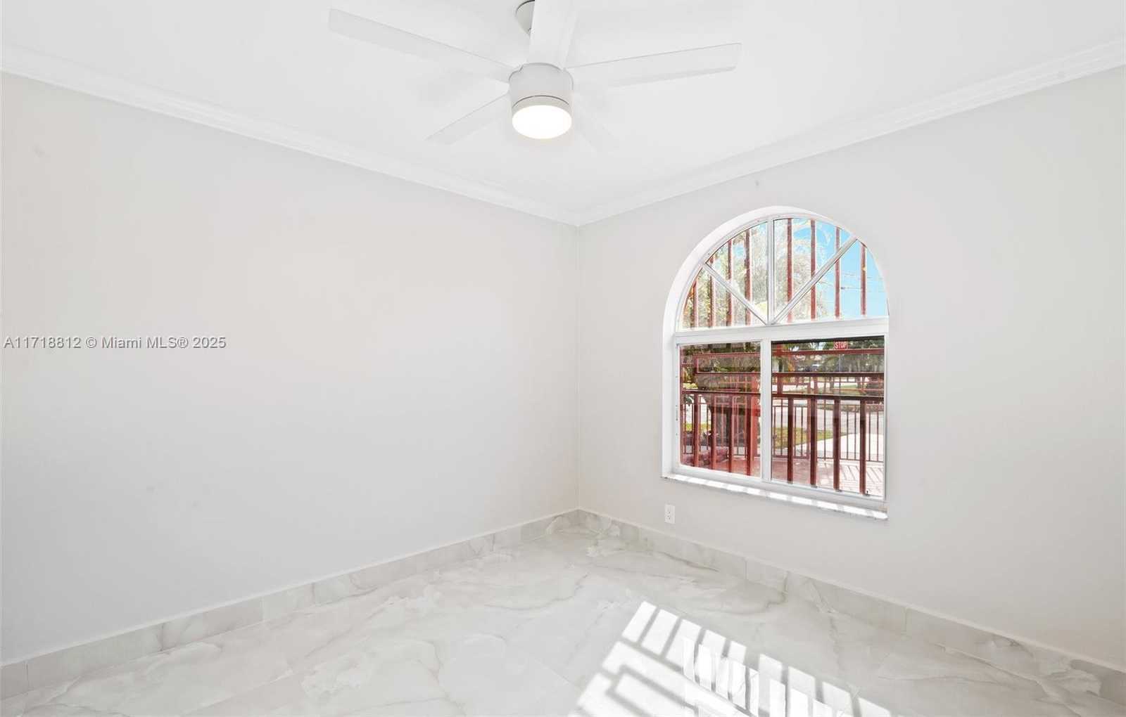 Small Image of 3203 WEST 70TH TER, Hialeah Number 18