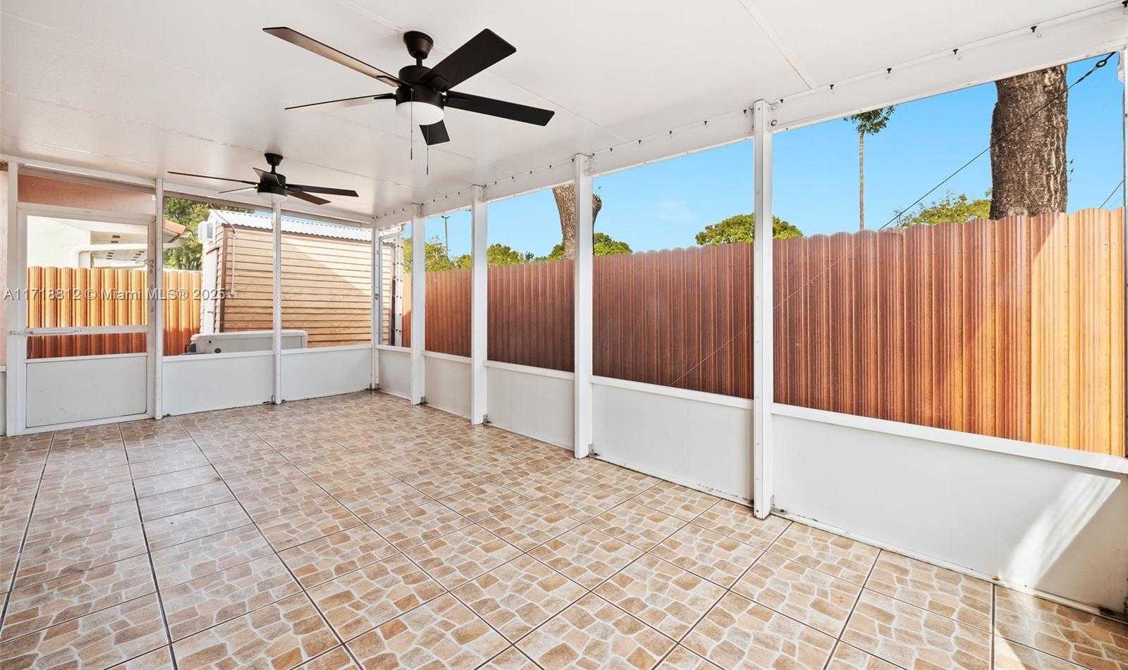 Small Image of 3203 WEST 70TH TER, Hialeah Number 24