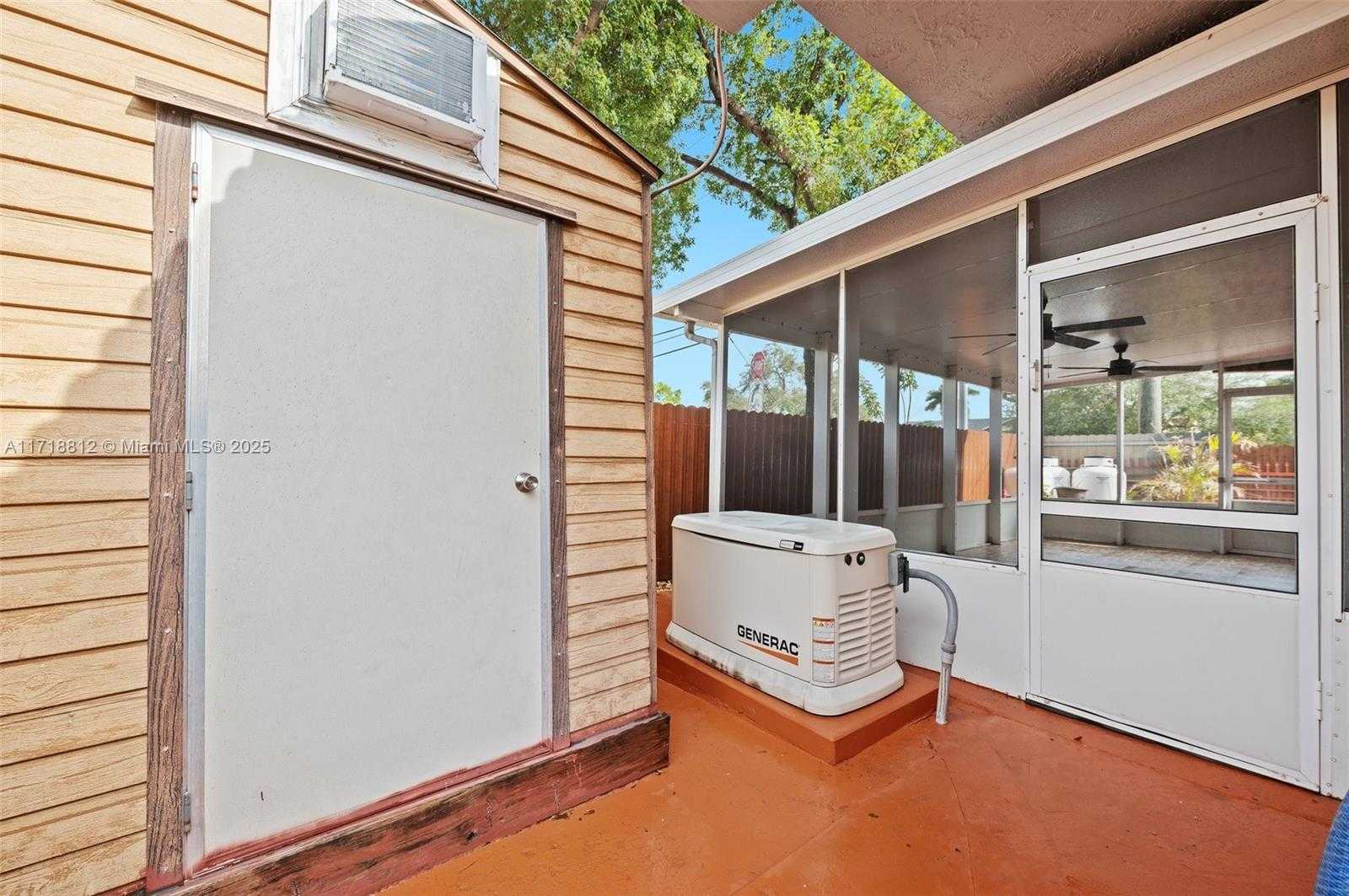 Small Image of 3203 WEST 70TH TER, Hialeah Number 25