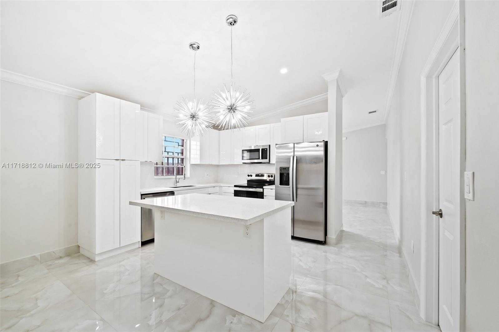 Small Image of 3203 WEST 70TH TER, Hialeah Number 7