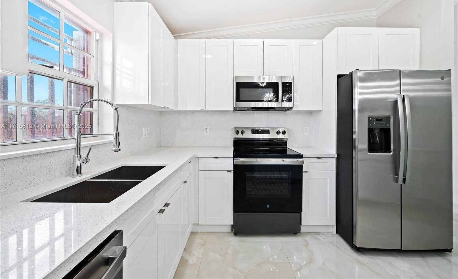Small Image of 3203 WEST 70TH TER, Hialeah Number 9