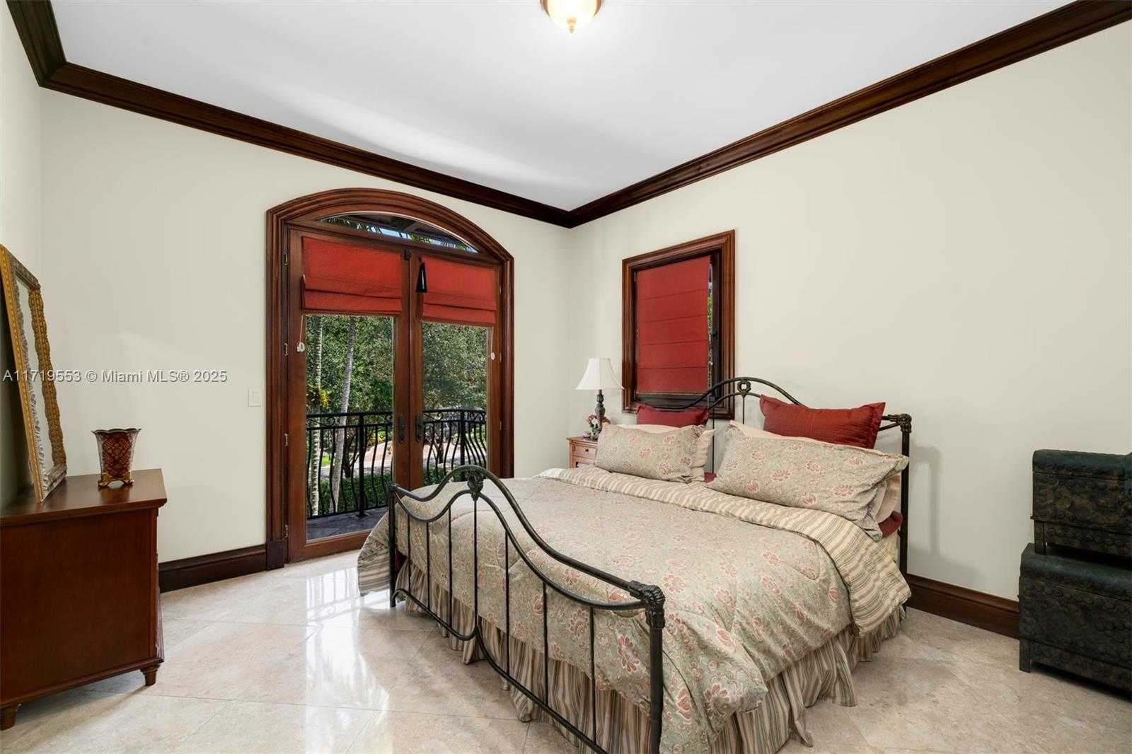 Small Image of 5950 SOUTH WEST 111TH ST, Pinecrest Number 16