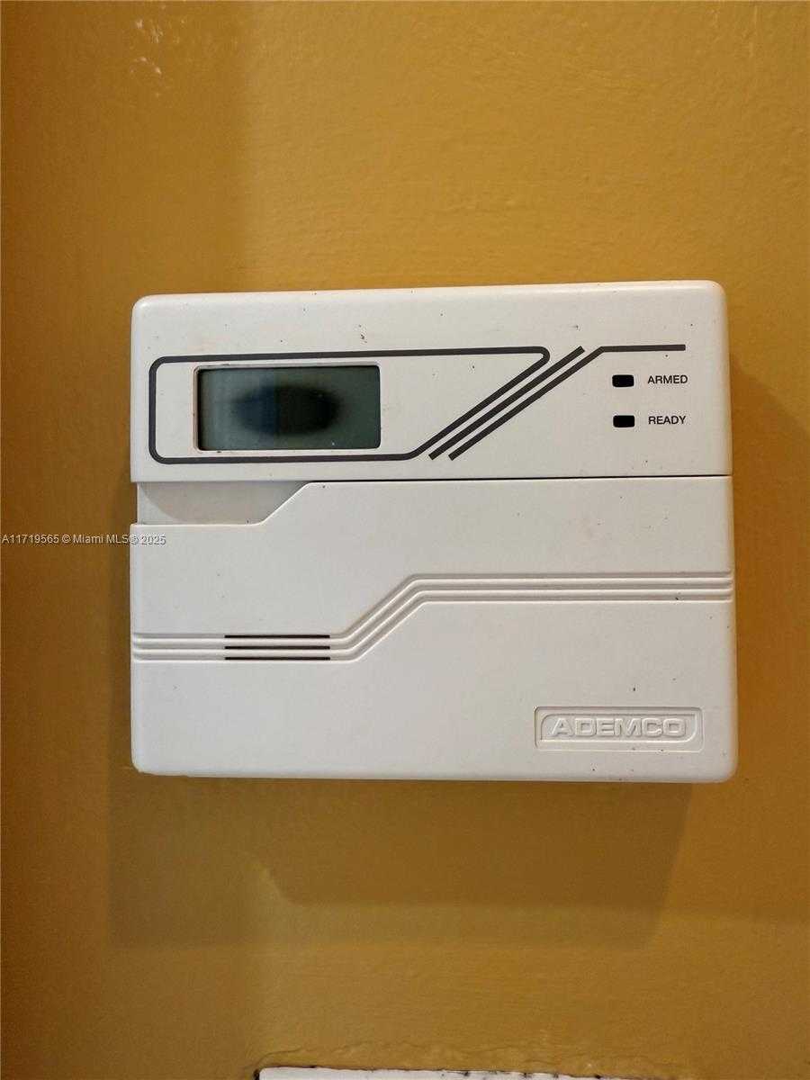 Imagen de Pequeño Objeto