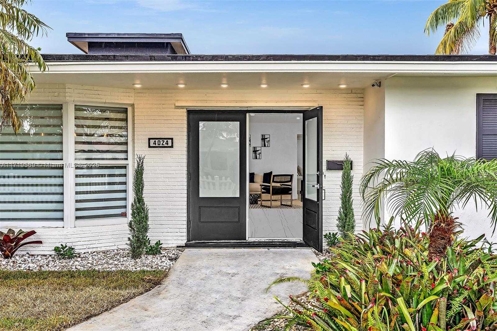 Small Image of 4024 JEFFERSON ST, Hollywood Number 2