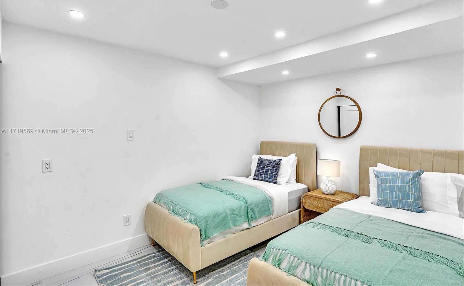Small Image of 4024 JEFFERSON ST, Hollywood Number 27