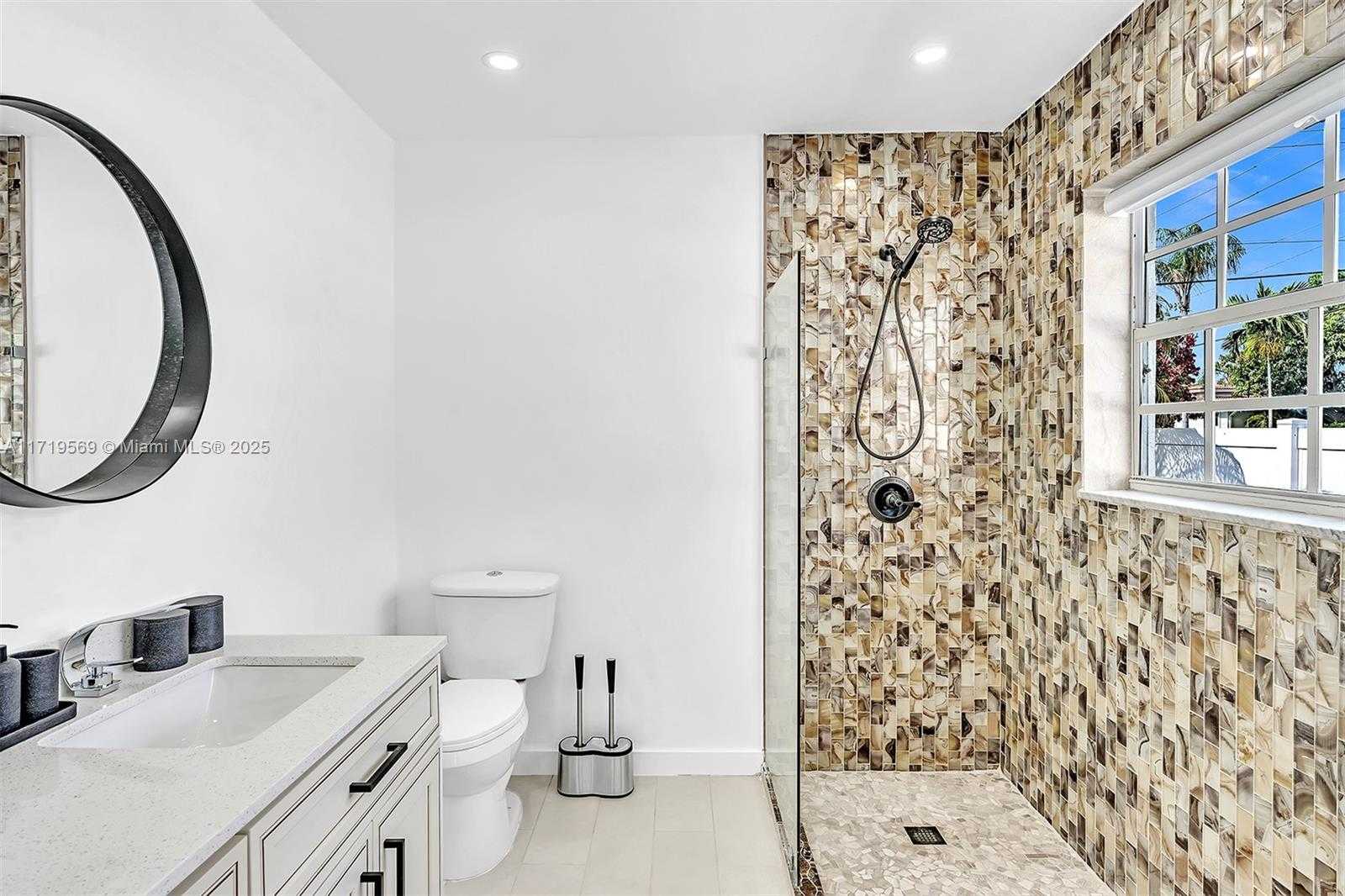 Small Image of 4024 JEFFERSON ST, Hollywood Number 33