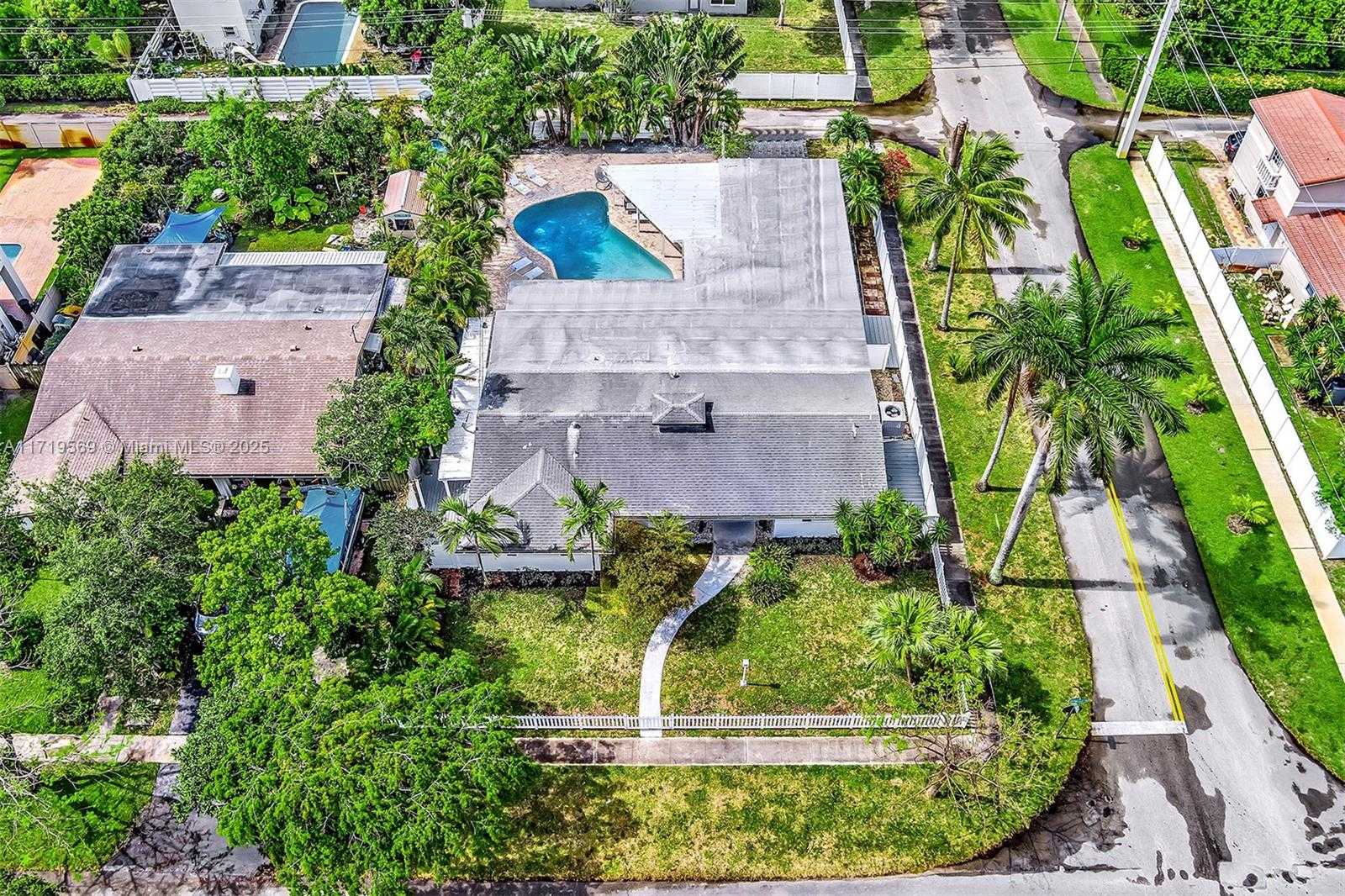 Small Image of 4024 JEFFERSON ST, Hollywood Number 48