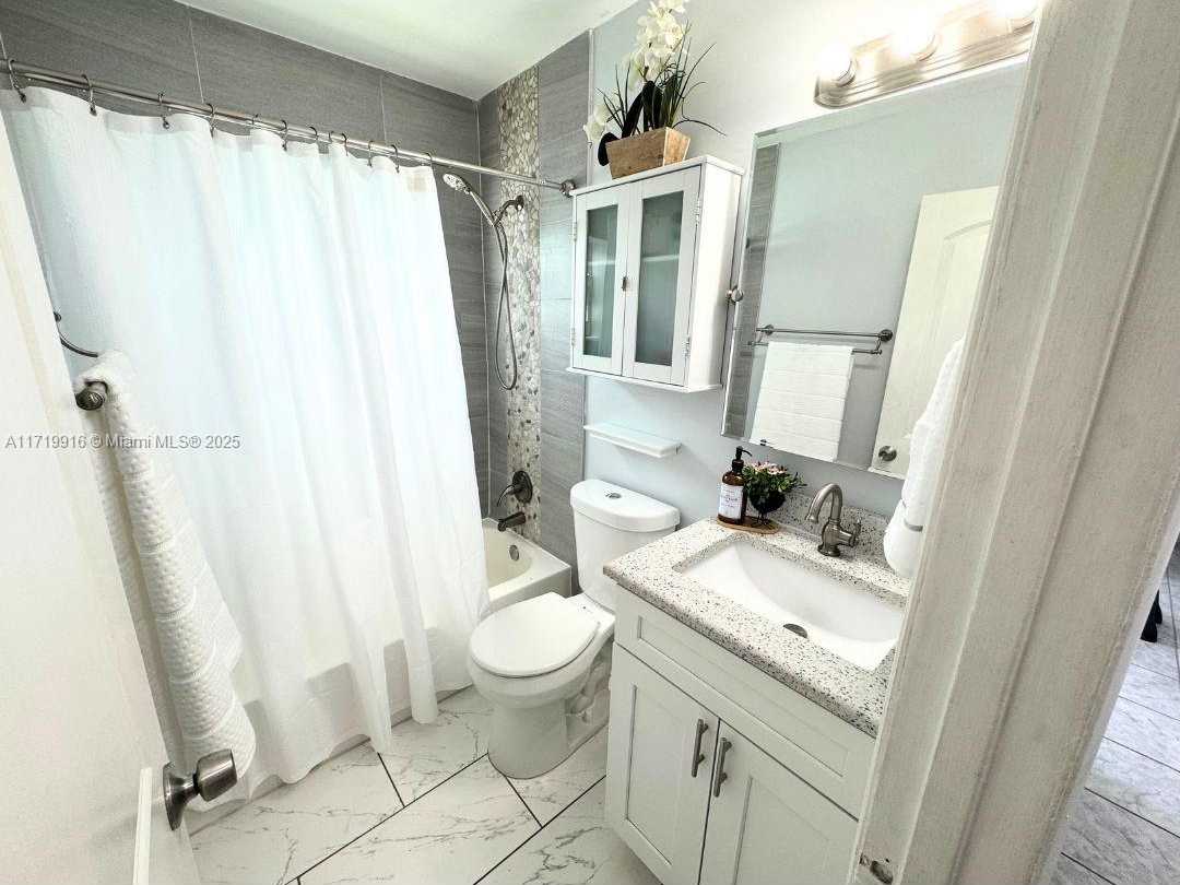 Small Image of 8121 NORTH WEST 72ND AVE, Tamarac Number 21