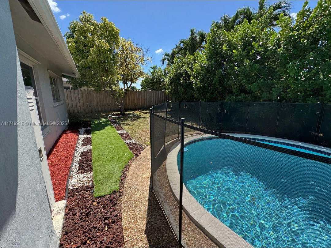 Small Image of 8121 NORTH WEST 72ND AVE, Tamarac Number 26