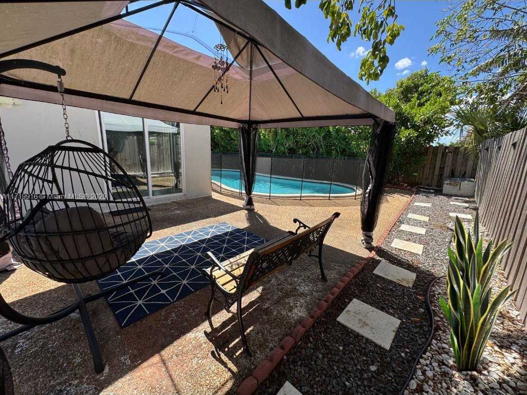 Small Image of 8121 NORTH WEST 72ND AVE, Tamarac Number 28
