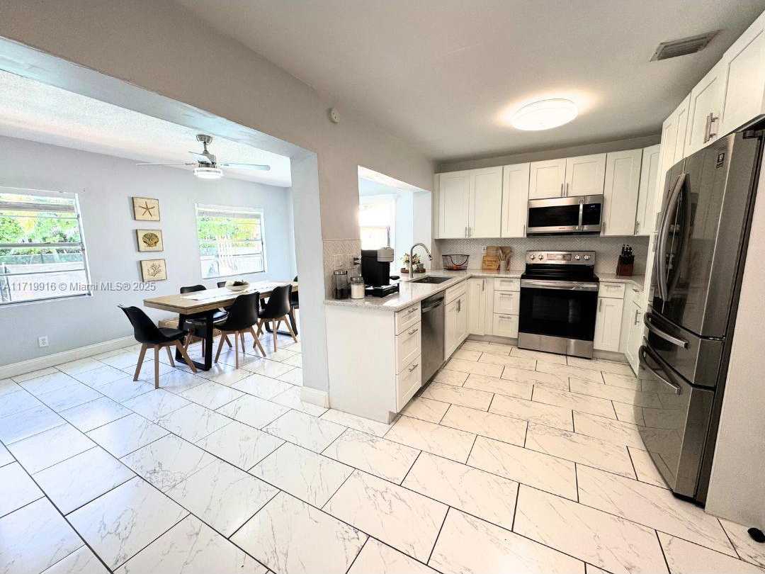 Small Image of 8121 NORTH WEST 72ND AVE, Tamarac Number 3