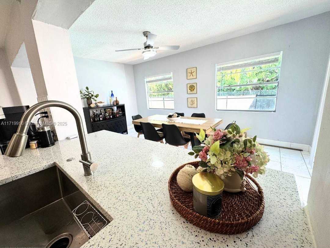 Small Image of 8121 NORTH WEST 72ND AVE, Tamarac Number 6