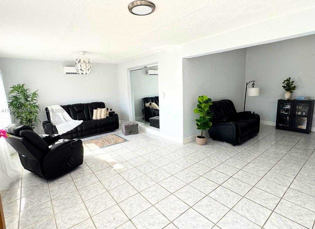 Small Image of 8121 NORTH WEST 72ND AVE, Tamarac Number 9