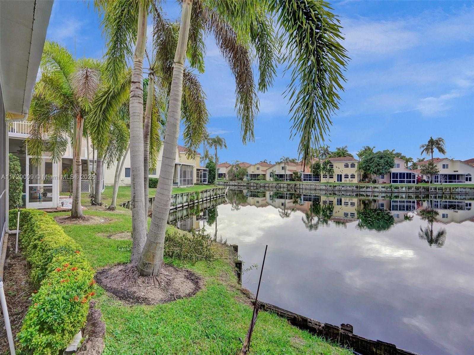 Small Image of 1046 SOUTH EAST 6TH CT, Dania Beach Number 12