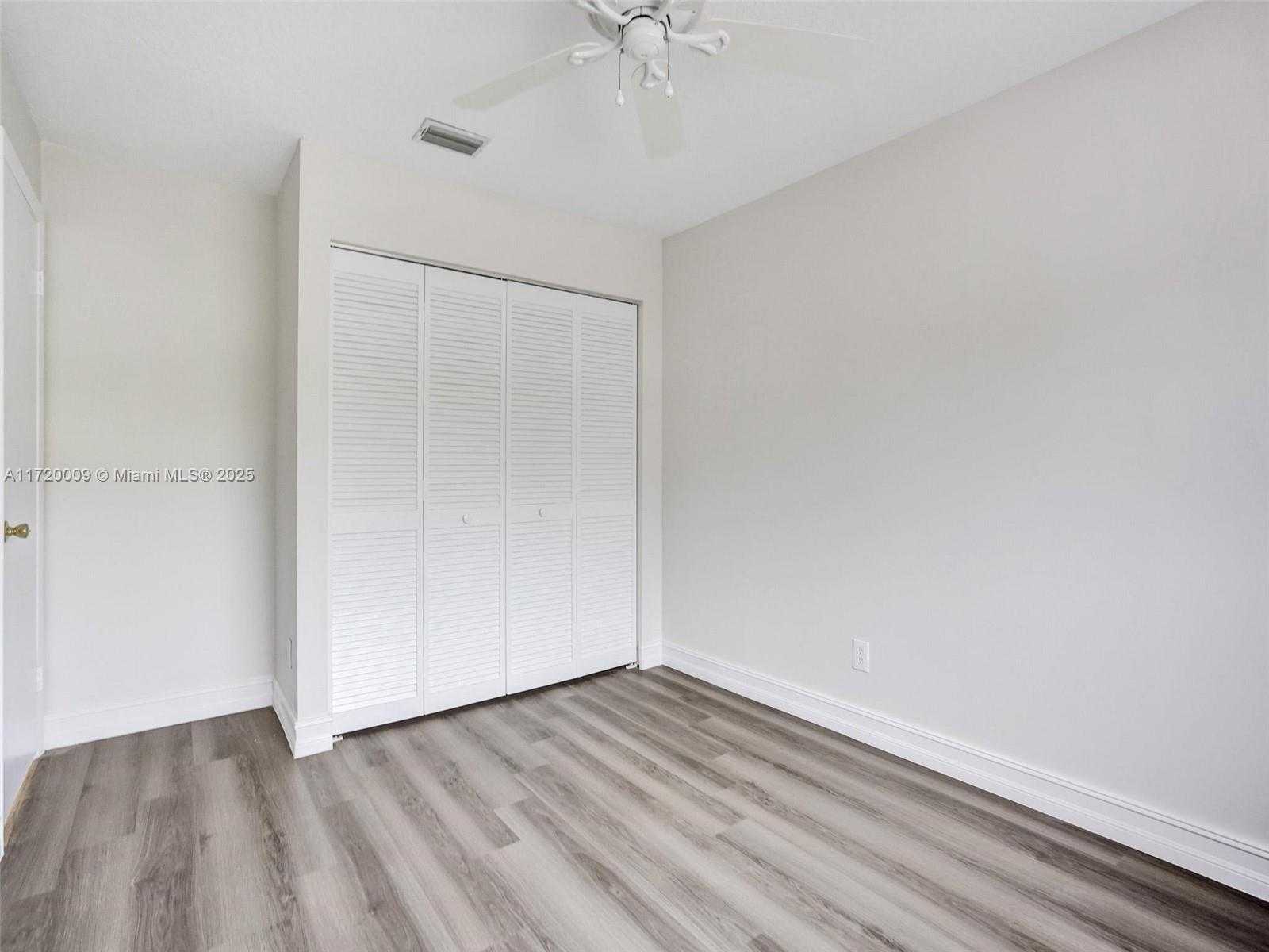 Small Image of 1046 SOUTH EAST 6TH CT, Dania Beach Number 25