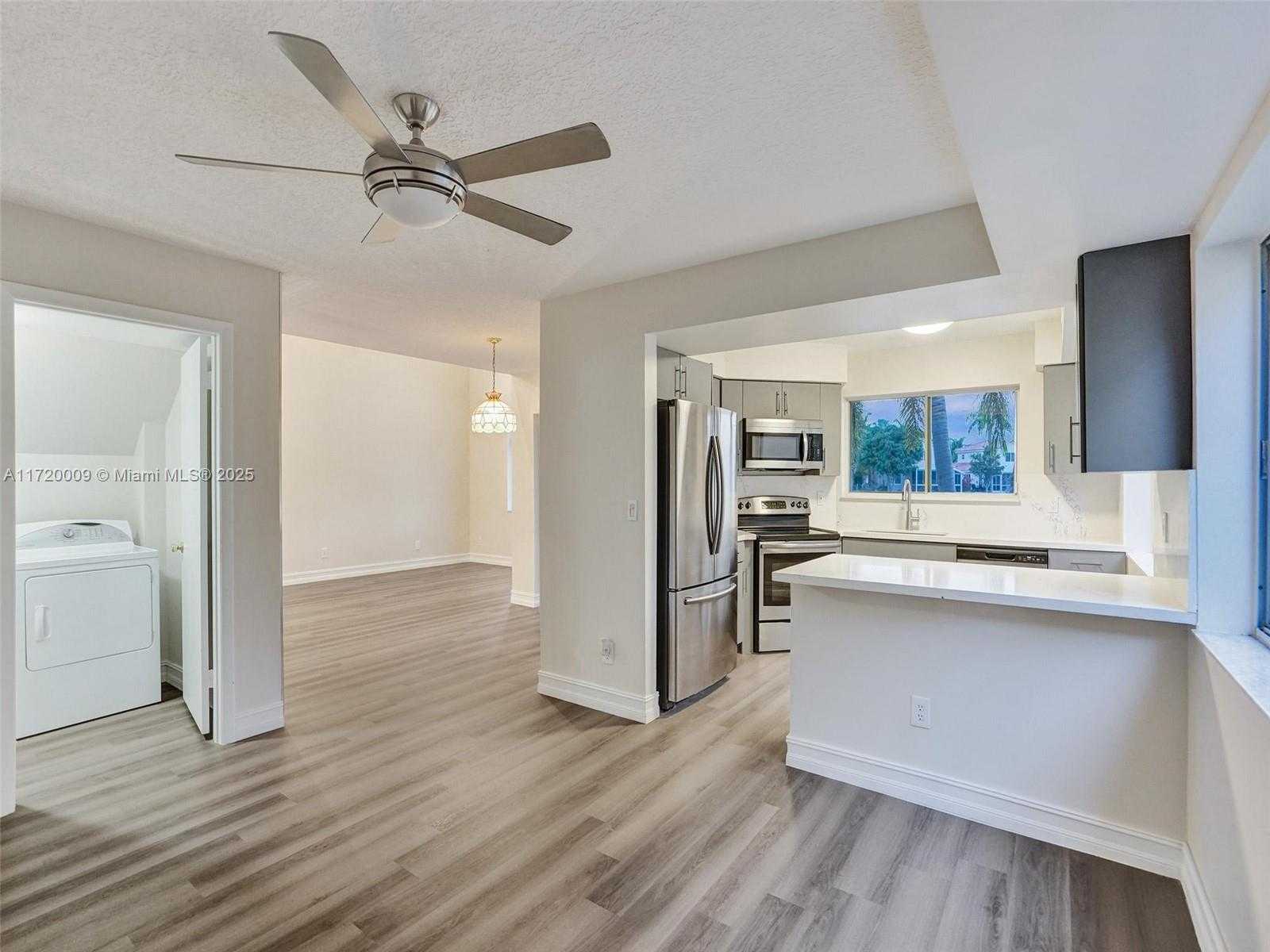 Small Image of 1046 SOUTH EAST 6TH CT, Dania Beach Number 33