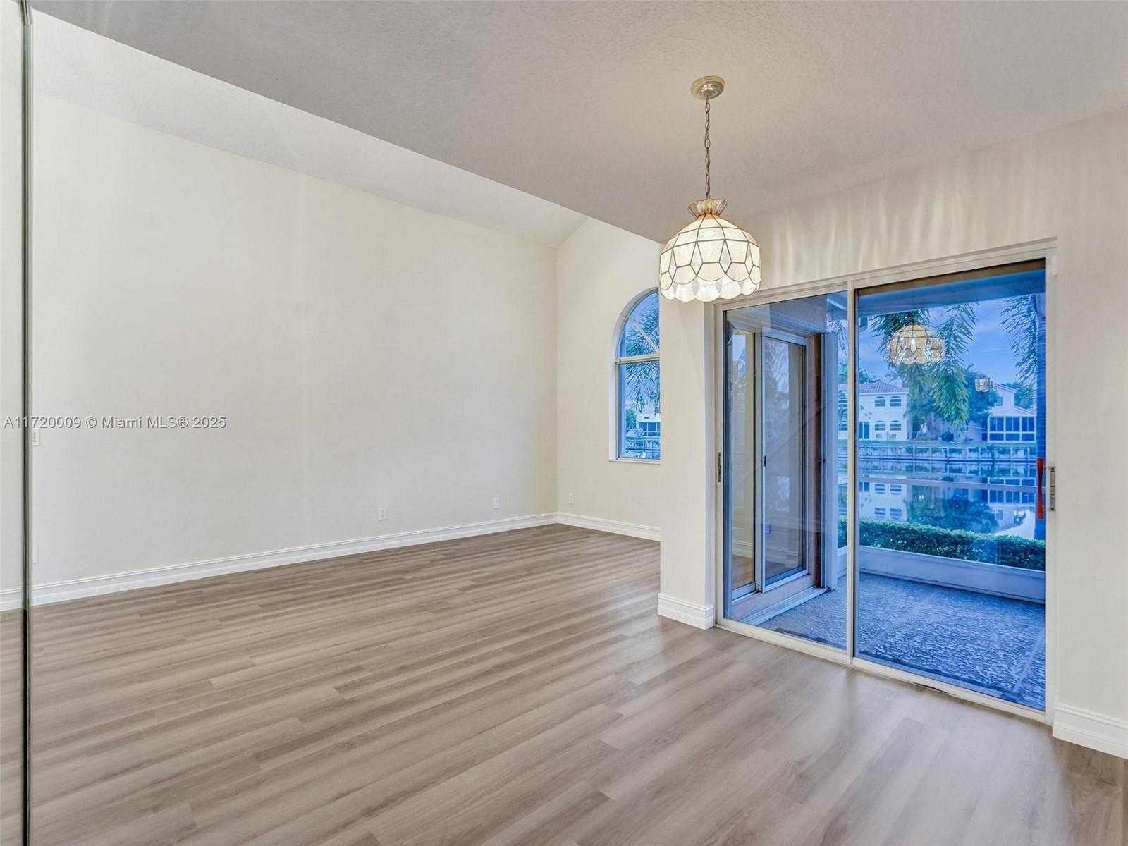 Small Image of 1046 SOUTH EAST 6TH CT, Dania Beach Number 38