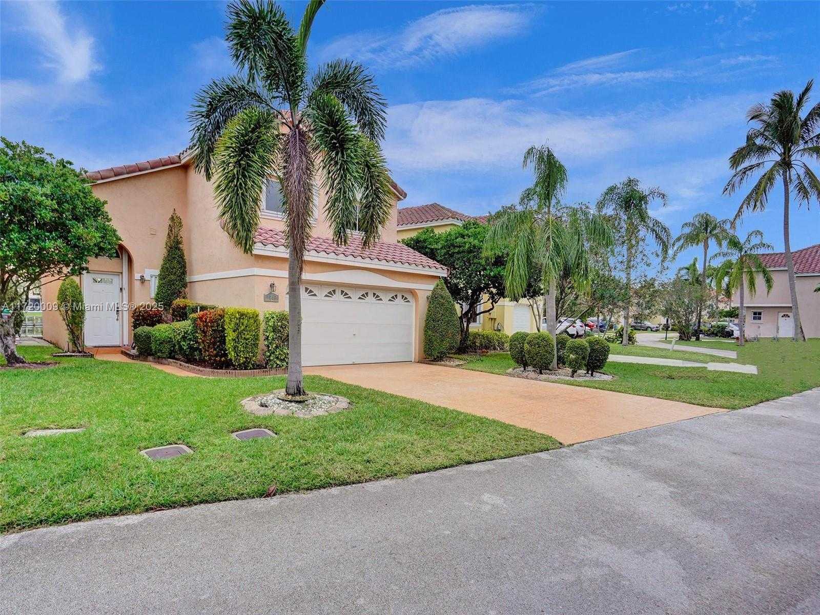 Small Image of 1046 SOUTH EAST 6TH CT, Dania Beach Number 4