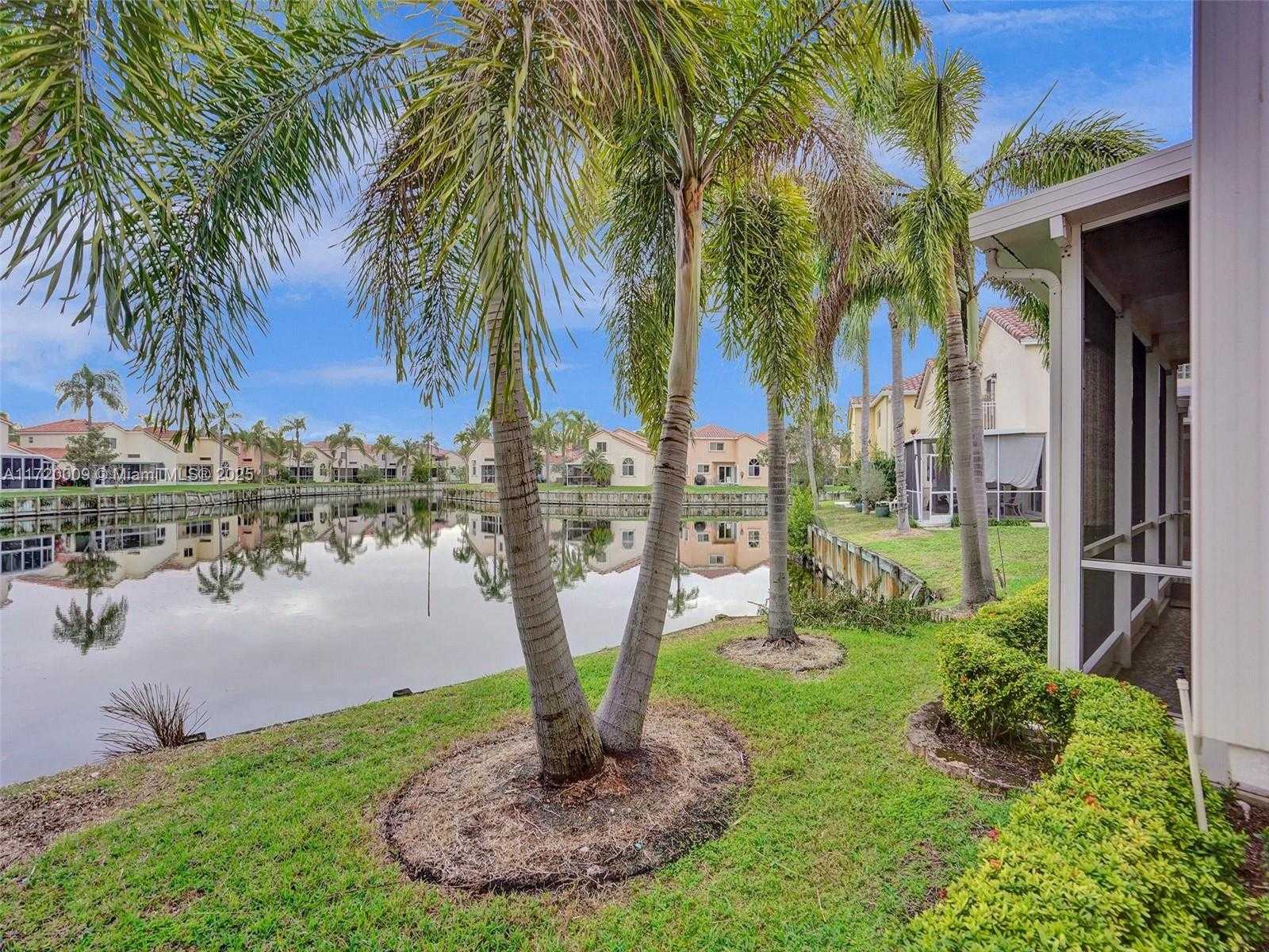 Small Image of 1046 SOUTH EAST 6TH CT, Dania Beach Number 7