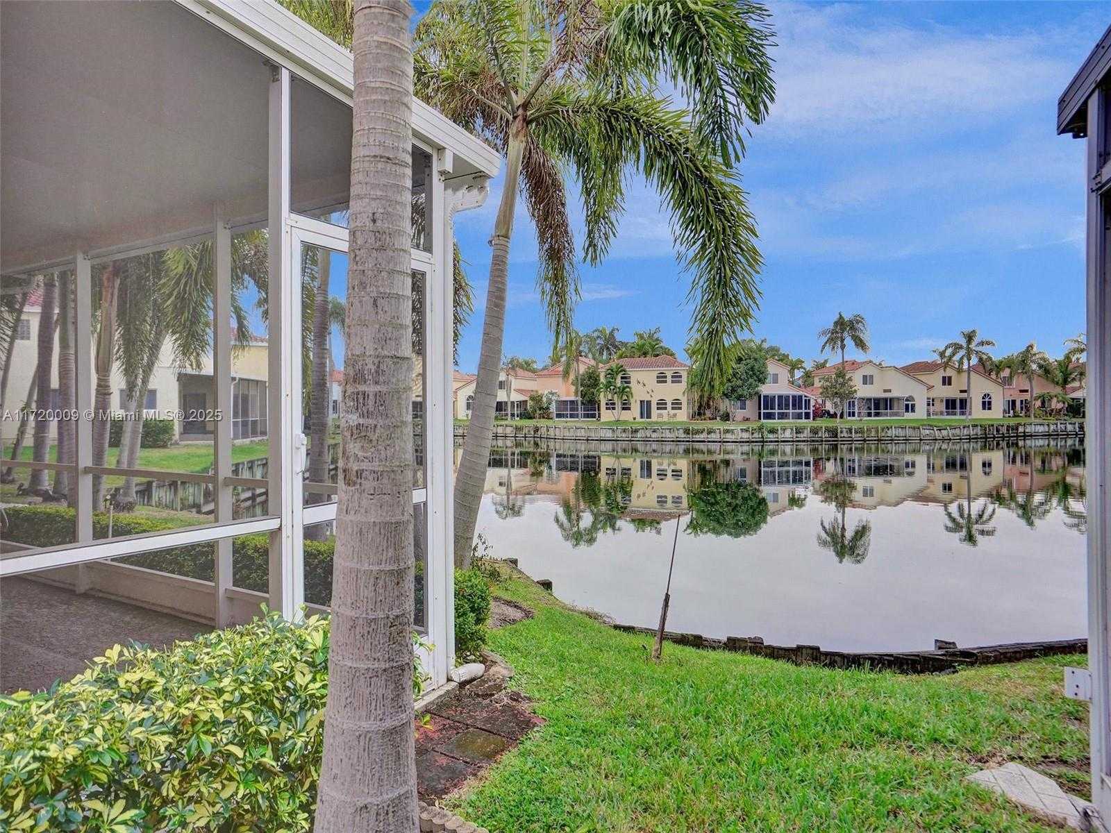 Small Image of 1046 SOUTH EAST 6TH CT, Dania Beach Number 9