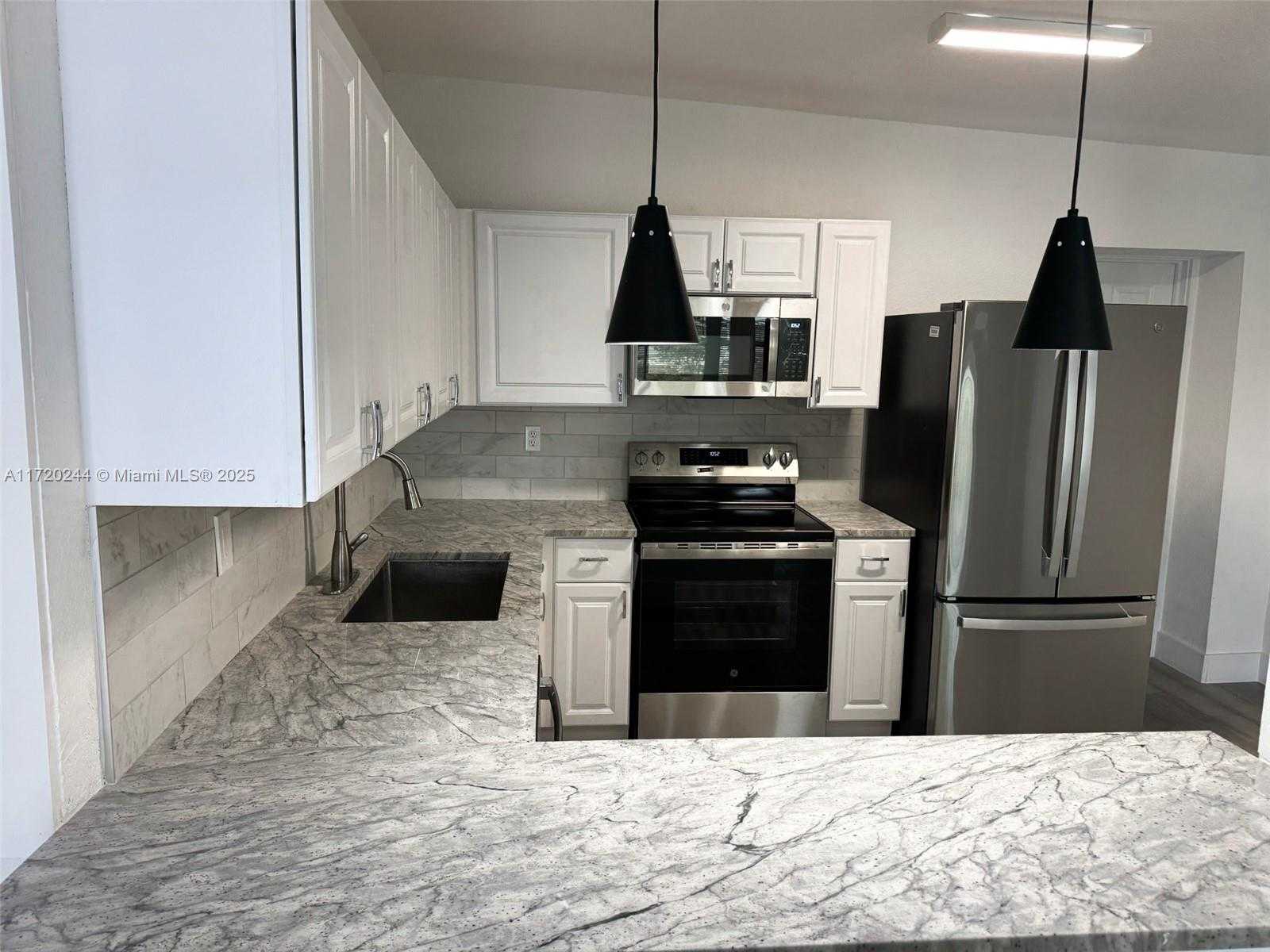 Small Image of 1240 NORTH WEST 122ND ST, North Miami Number 3