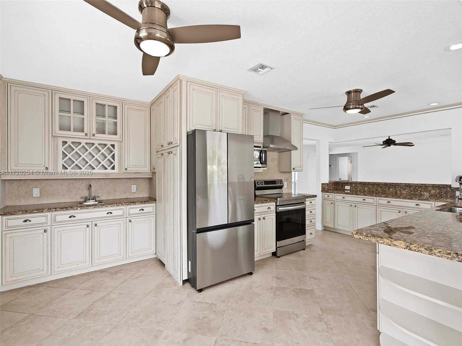 Small Image of 6301 NORTH EAST 20 TER, Fort Lauderdale Number 13