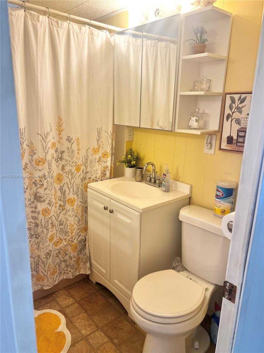 Small Image of 8564 SOUTH WEST 15TH CT, Davie Number 12