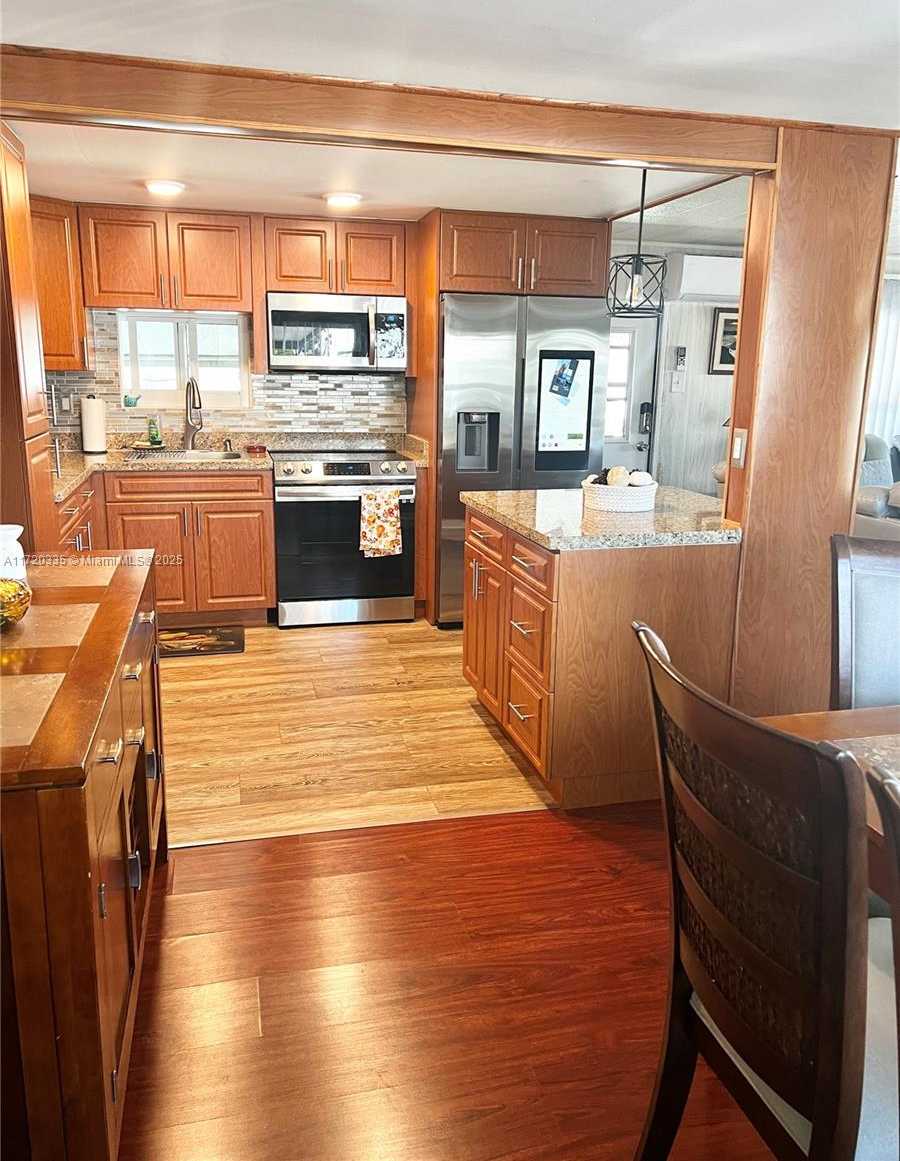 Small Image of 8564 SOUTH WEST 15TH CT, Davie Number 4