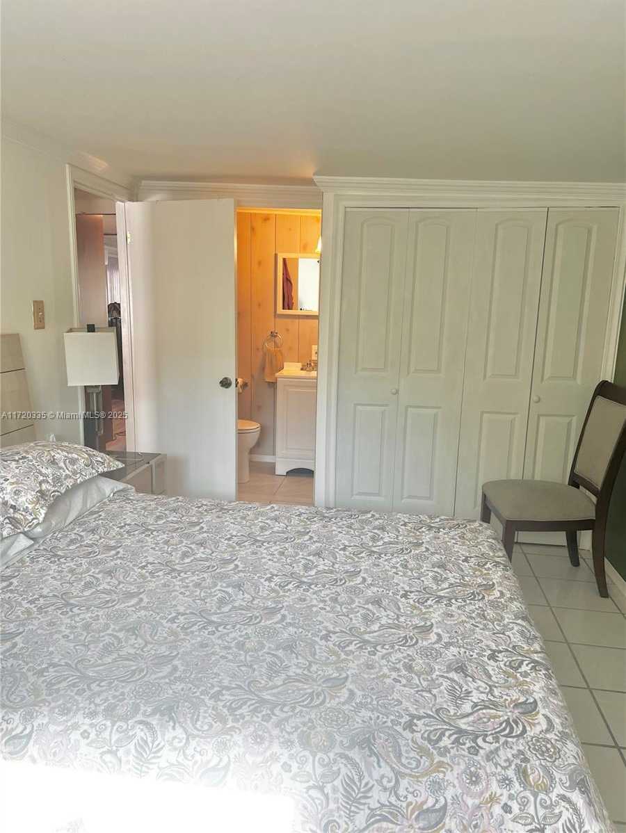 Small Image of 8564 SOUTH WEST 15TH CT, Davie Number 9
