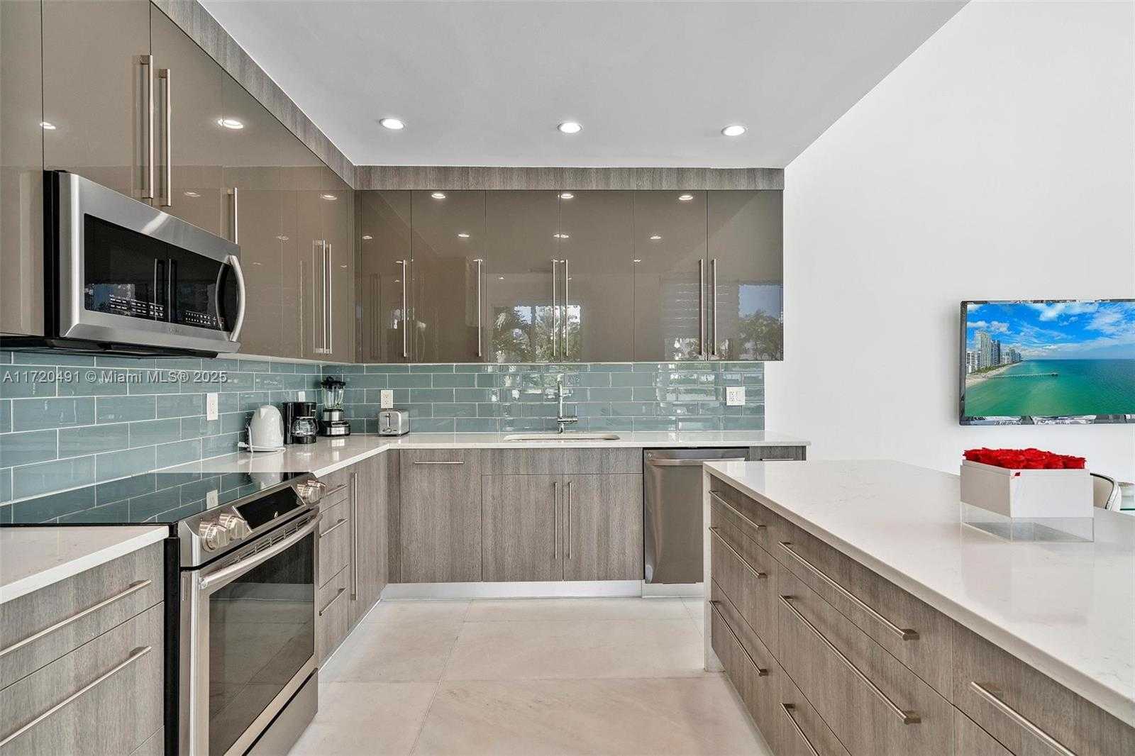 Small Image of 201 ATLANTIC AVE, Sunny Isles Beach Number 14