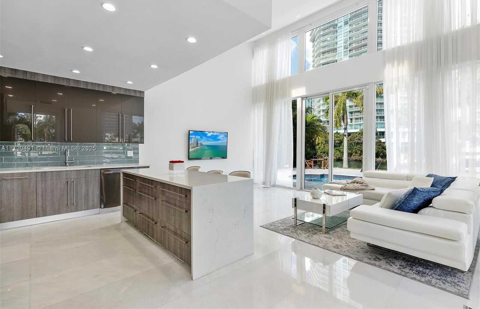 Small Image of 201 ATLANTIC AVE, Sunny Isles Beach Number 15