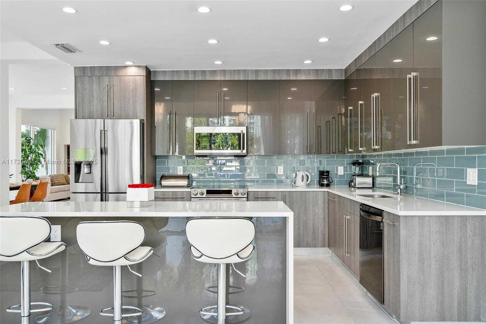 Small Image of 201 ATLANTIC AVE, Sunny Isles Beach Number 16