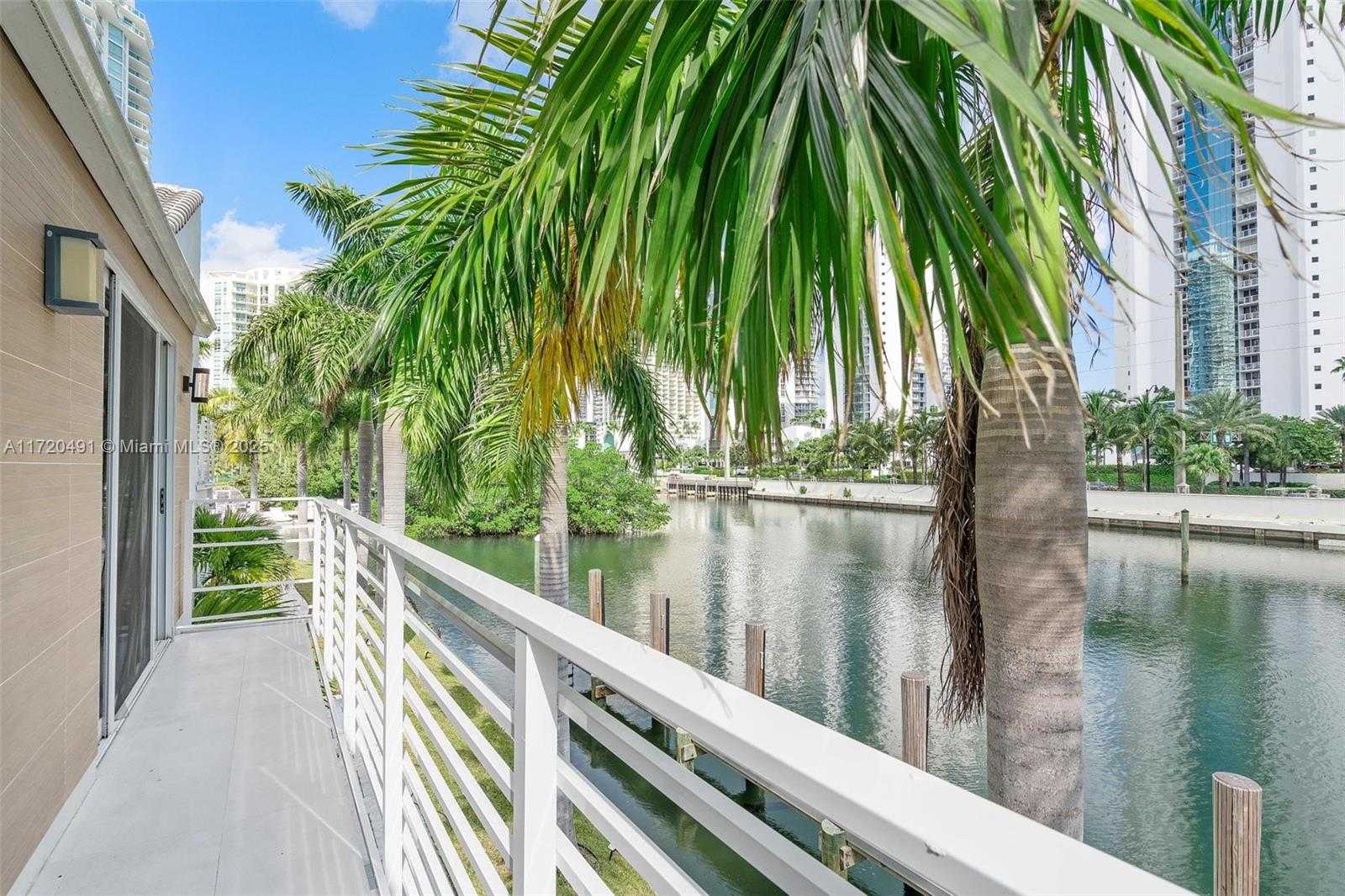 Small Image of 201 ATLANTIC AVE, Sunny Isles Beach Number 26