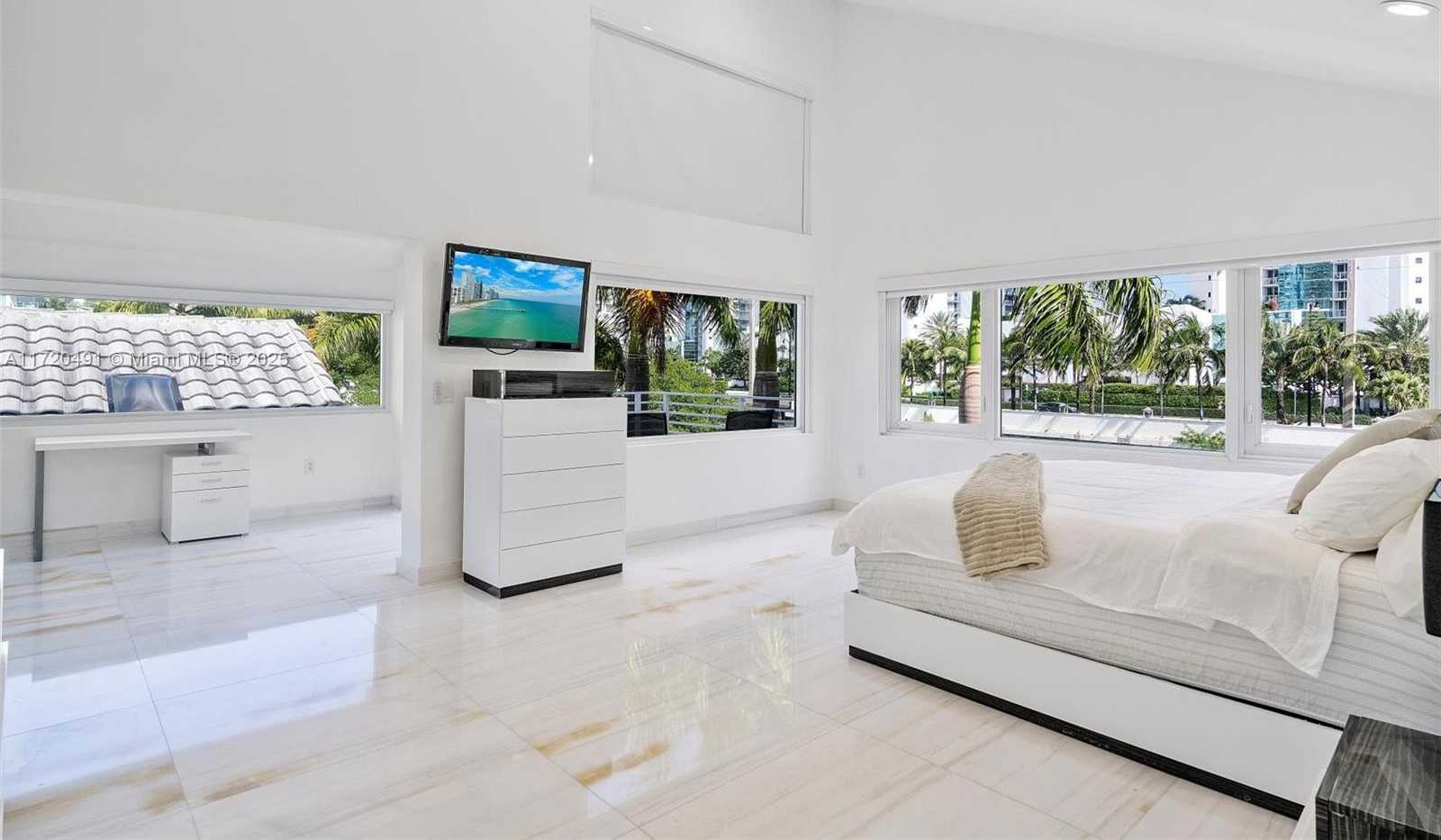 Small Image of 201 ATLANTIC AVE, Sunny Isles Beach Number 28
