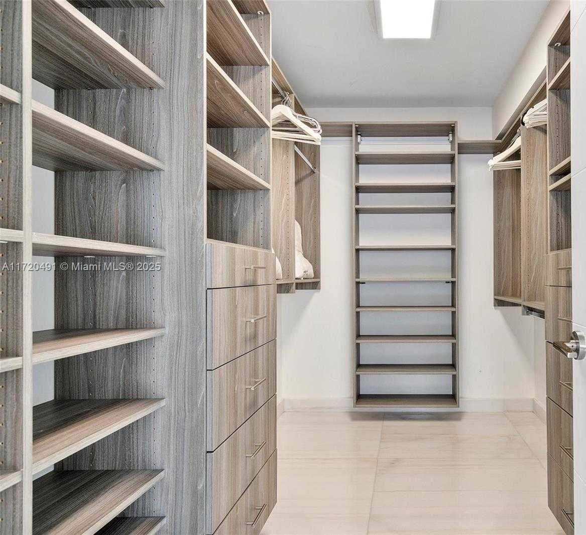 Small Image of 201 ATLANTIC AVE, Sunny Isles Beach Number 33