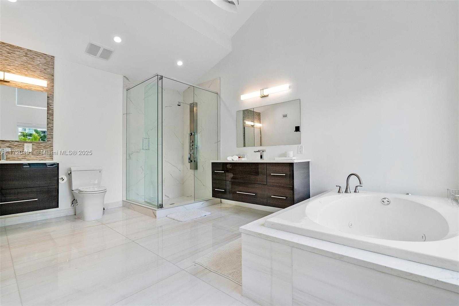 Small Image of 201 ATLANTIC AVE, Sunny Isles Beach Number 34