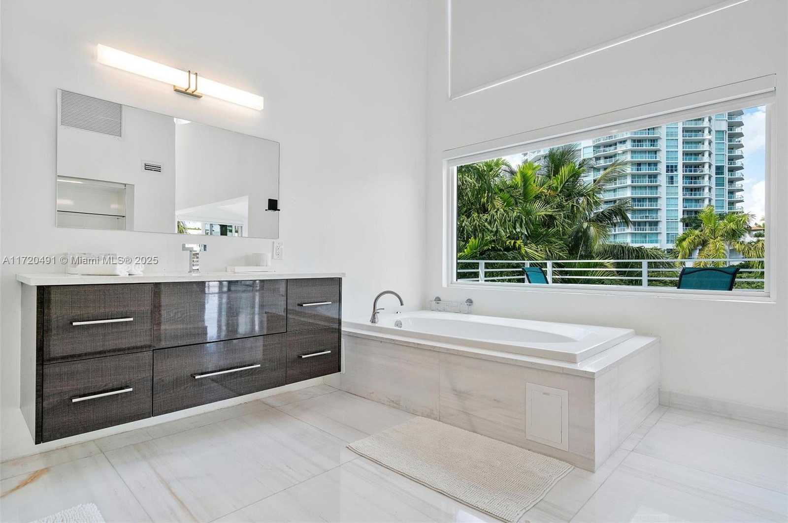 Small Image of 201 ATLANTIC AVE, Sunny Isles Beach Number 36