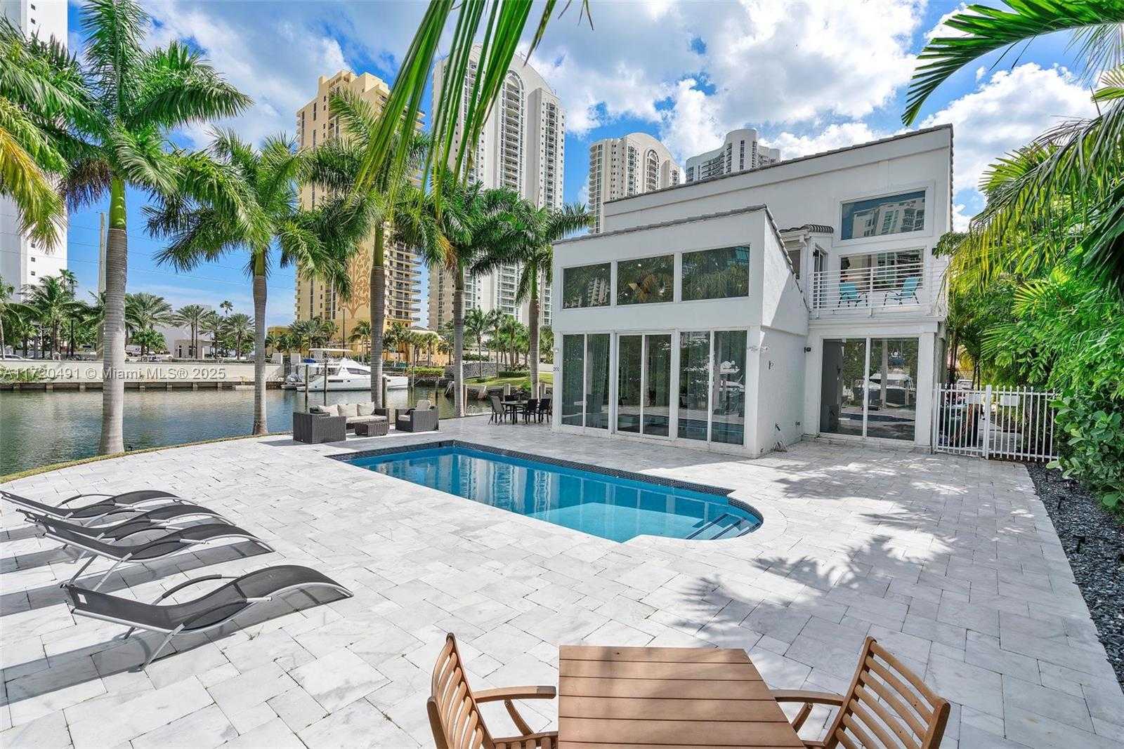 Small Image of 201 ATLANTIC AVE, Sunny Isles Beach Number 39