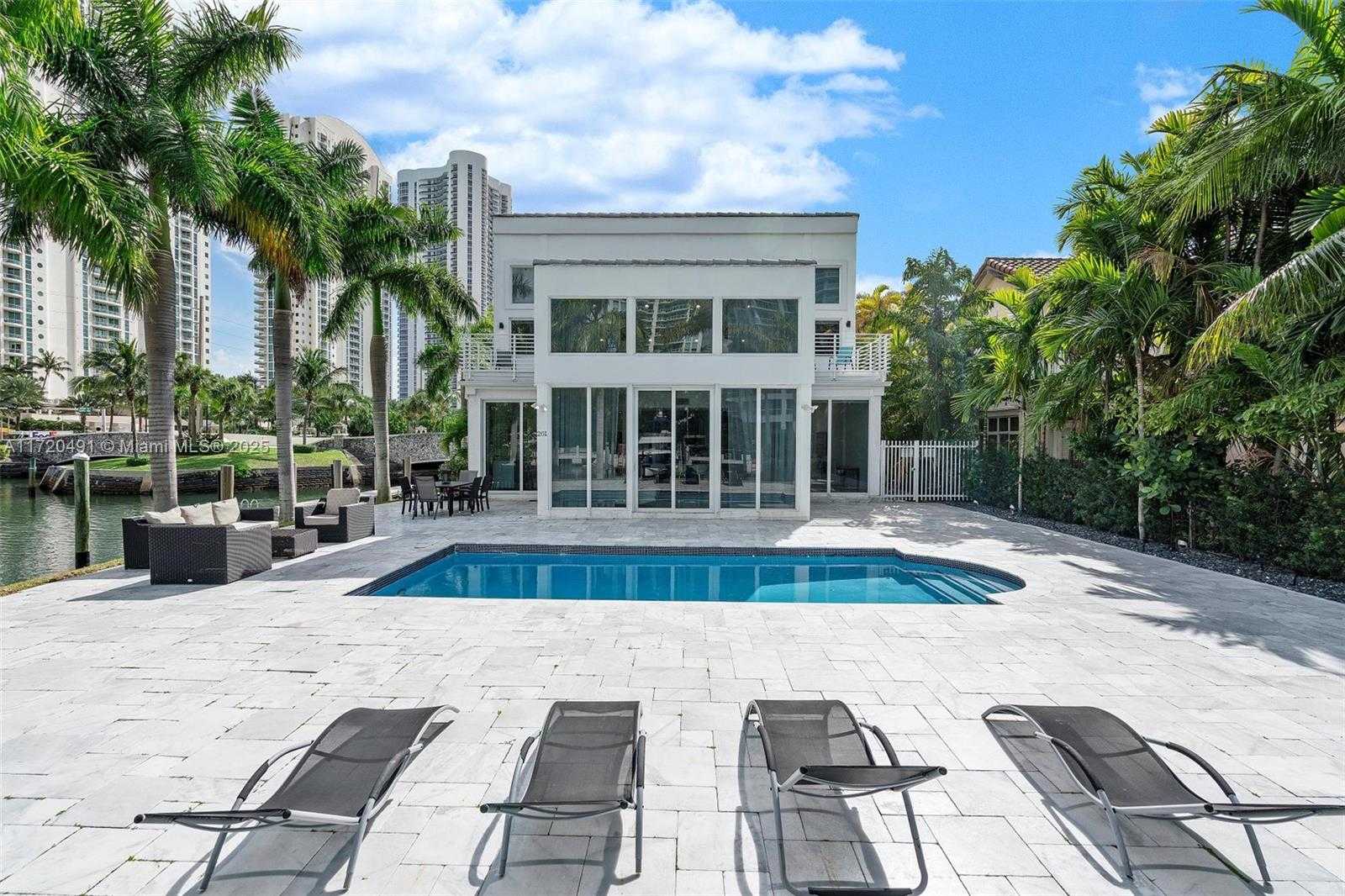 Small Image of 201 ATLANTIC AVE, Sunny Isles Beach Number 40