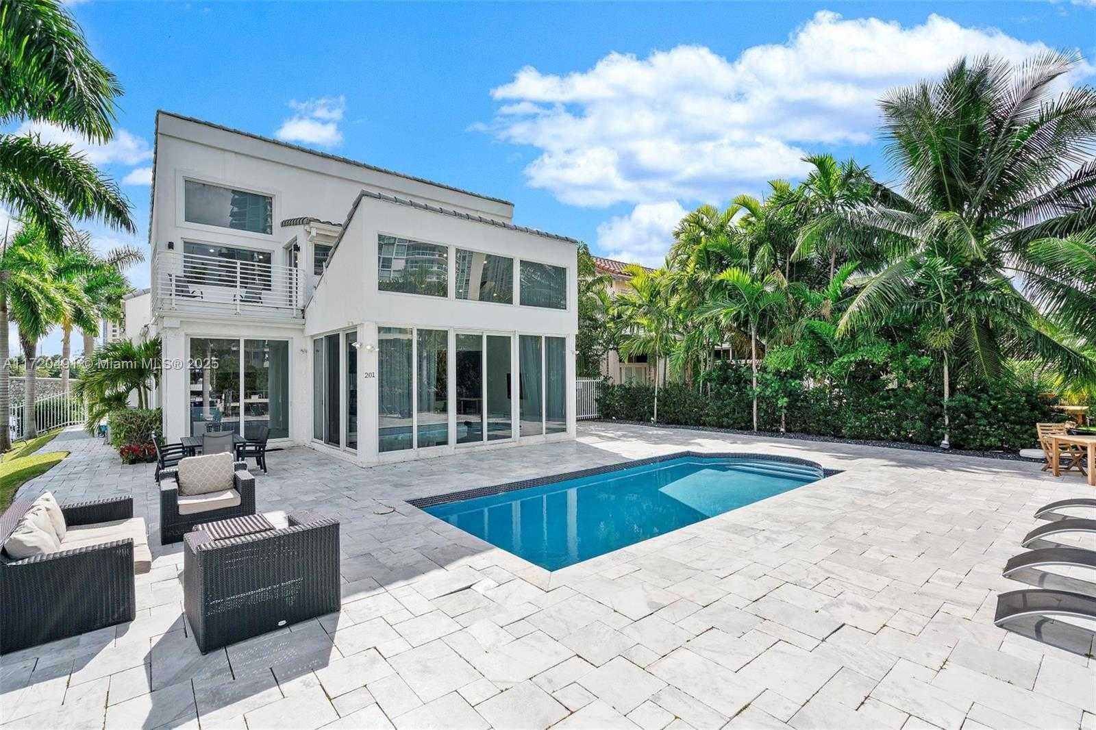 Small Image of 201 ATLANTIC AVE, Sunny Isles Beach Number 41