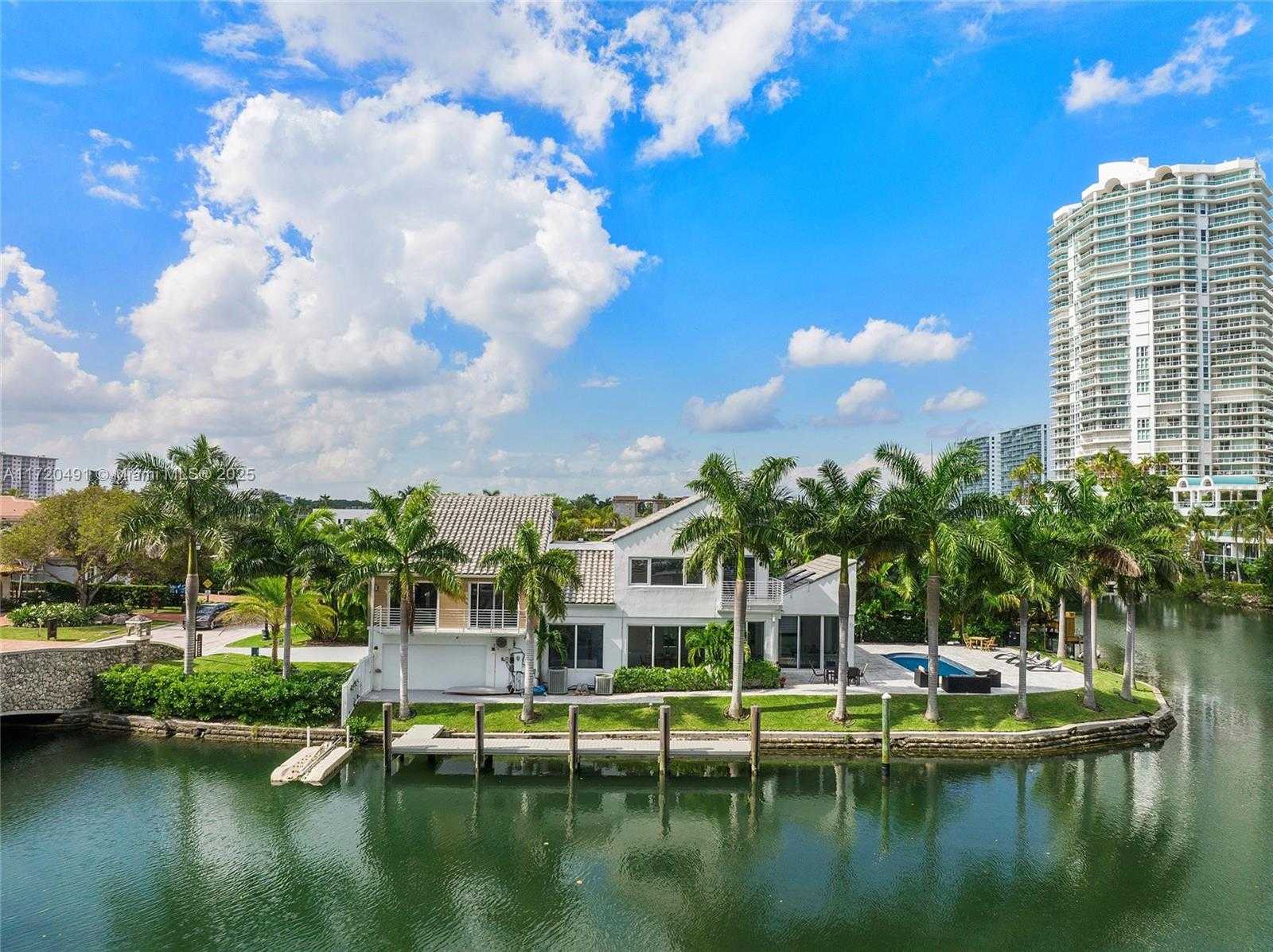 Small Image of 201 ATLANTIC AVE, Sunny Isles Beach Number 48